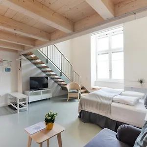 Vorgarten - Central, New And Stylish For Your Comfortable In Apartamento