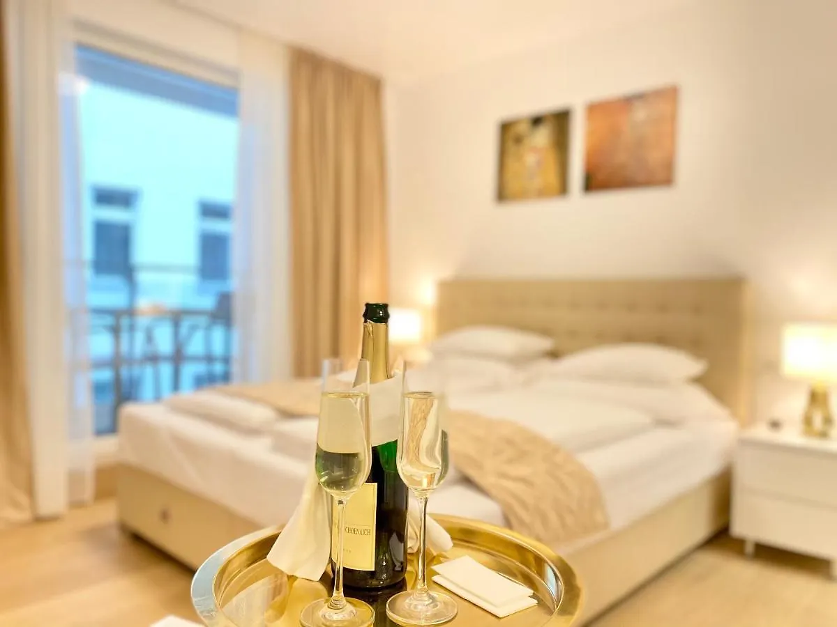 Steiner Residences Vienna Vorgartenstrasse 公寓